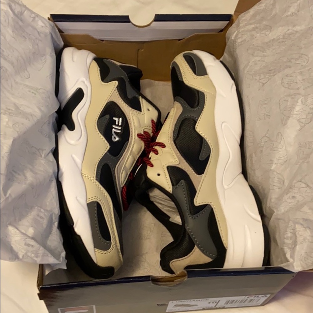 Women’s Luminance sneakers FILA size 10